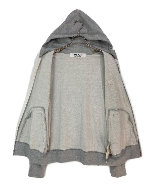 PLAY COMME des GARCONS（プレイコムデギャルソン）PLAY COMME des GARCONS (プレイコムデギャルソン) ハートロゴジップパーカー グレー サイズ:Mの古着・服飾アイテム