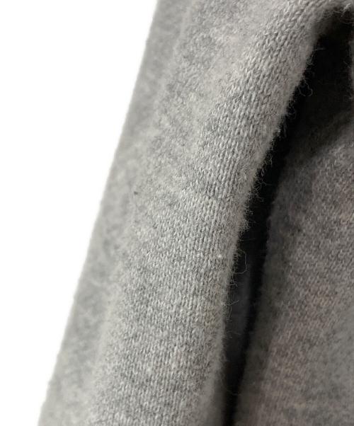 PLAY COMME des GARCONS（プレイコムデギャルソン）PLAY COMME des GARCONS (プレイコムデギャルソン) ハートロゴジップパーカー グレー サイズ:Mの古着・服飾アイテム