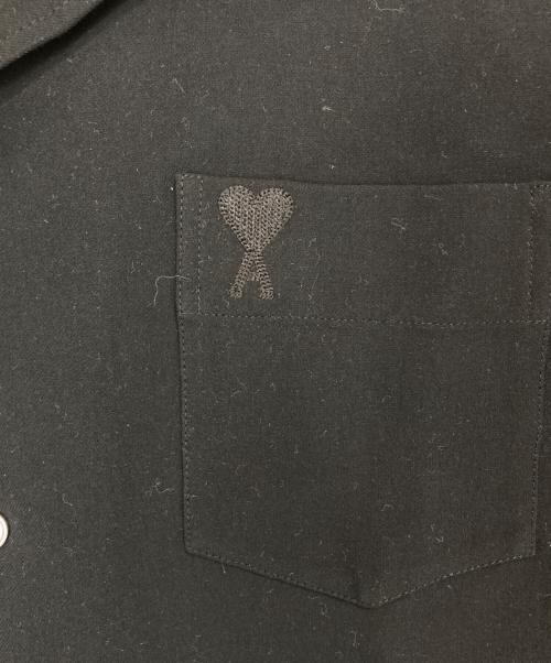 AMI Alexandre Mattiussi（アミアレクサンドルマテュッシ）AMI Alexandre Mattiussi (アミアレクサンドルマテュッシ) ロゴ刺繍オープンカラーシャツ ブラック サイズ:XSの古着・服飾アイテム