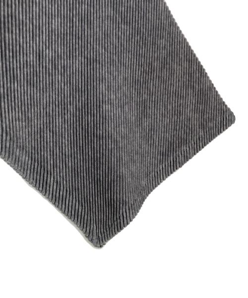 PLEATS PLEASE（プリーツプリーズ）PLEATS PLEASE (プリーツプリーズ) ボトルネック半袖プリーツカットソー グレー サイズ:3の古着・服飾アイテム