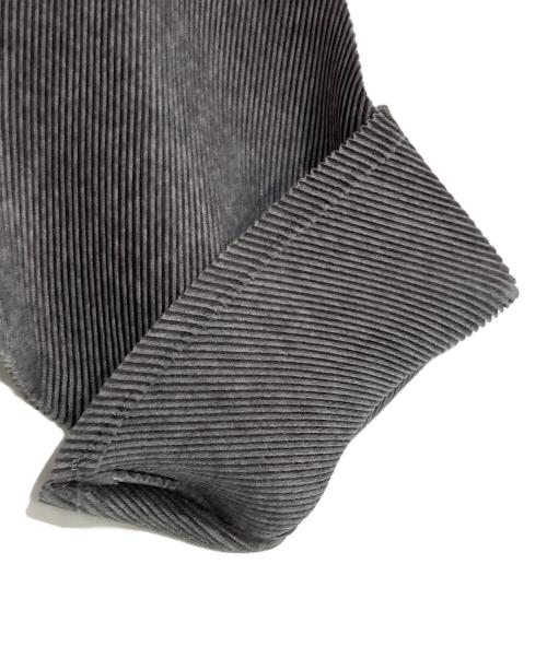 PLEATS PLEASE（プリーツプリーズ）PLEATS PLEASE (プリーツプリーズ) ボトルネック半袖プリーツカットソー グレー サイズ:3の古着・服飾アイテム