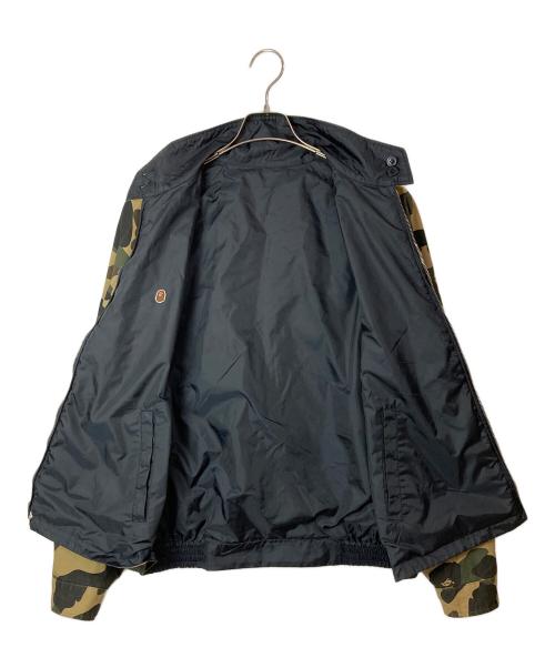 A BATHING APE（アベイシングエイプ）A BATHING APE (アベイシングエイプ) 1ST CAMOリバーシブルナイロンスイングトップ ブラック×カーキ サイズ:Ｍの古着・服飾アイテム