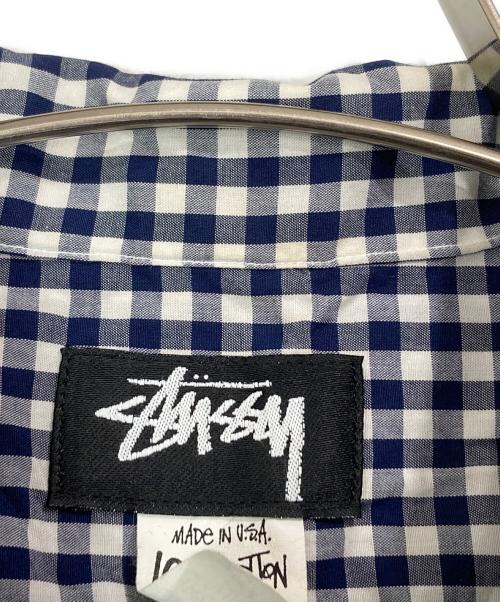 stussy（ステューシー）stussy (ステューシー) 半袖ギンガムチェックシャツ ホワイト×ネイビー サイズ:Mの古着・服飾アイテム