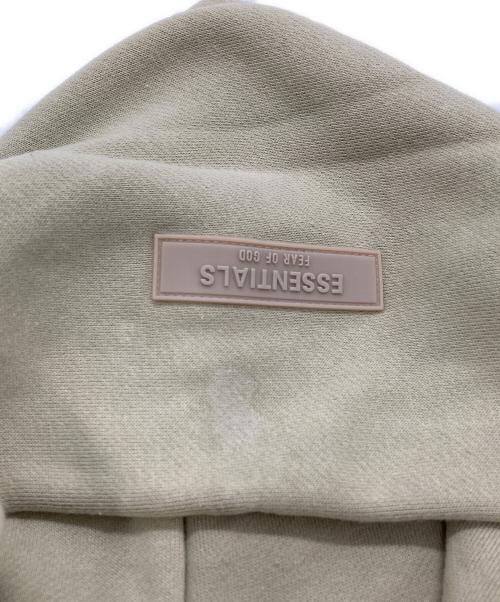 FOG ESSENTIALS（フィアオブゴッド エッセンシャル）FOG ESSENTIALS (フィアオブゴッド エッセンシャル) プルオーバーパーカー ベージュ サイズ:Ｍの古着・服飾アイテム