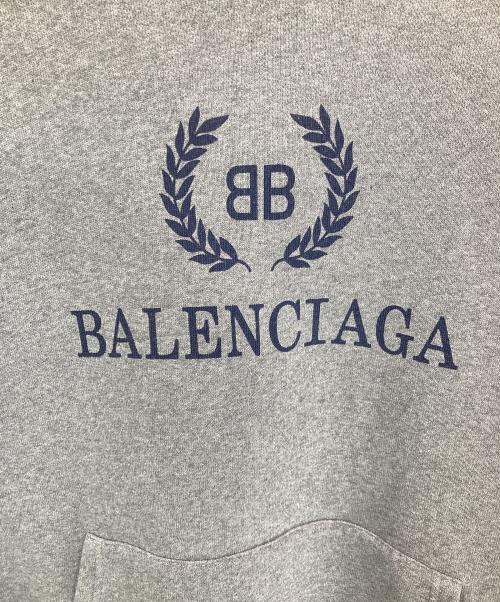 BALENCIAGA（バレンシアガ）BALENCIAGA (バレンシアガ) BBロゴプリントプルオーバーパーカー グレー サイズ:Lの古着・服飾アイテム