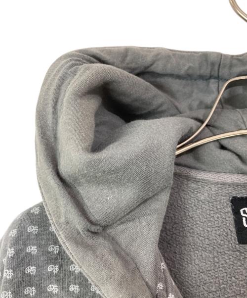stussy（ステューシー）stussy (ステューシー) OLD 総柄 ジップパーカー グレー サイズ:Mの古着・服飾アイテム