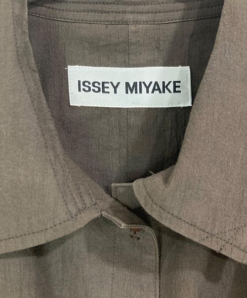 ISSEY MIYAKE（イッセイミヤケ）ISSEY MIYAKE (イッセイミヤケ) カーゴポケットシャツ ブラウン サイズ:Mの古着・服飾アイテム