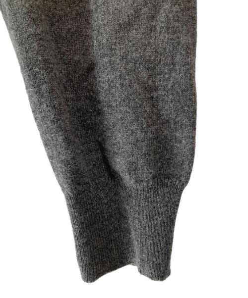 Maison Margiela（メゾンマルジェラ）Maison Margiela (メゾンマルジェラ) エルボーパッチVネックニット グレー サイズ:Ｓの古着・服飾アイテム