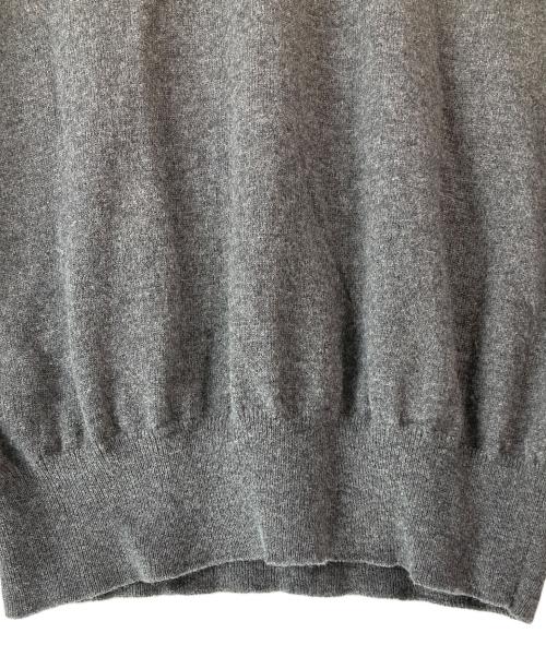 Maison Margiela（メゾンマルジェラ）Maison Margiela (メゾンマルジェラ) エルボーパッチVネックニット グレー サイズ:Ｓの古着・服飾アイテム