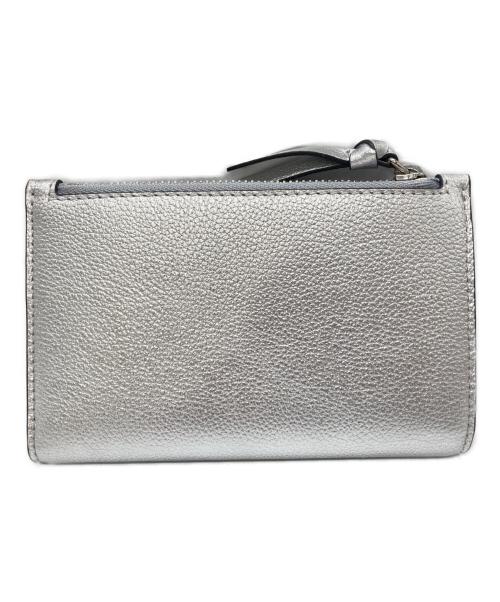 JIMMY CHOO（ジミーチュウ）JIMMY CHOO (ジミーチュウ) 2つ折り財布 シルバーの古着・服飾アイテム