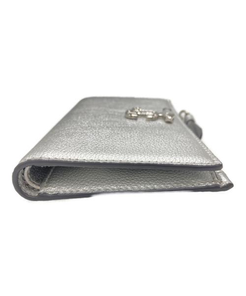 JIMMY CHOO（ジミーチュウ）JIMMY CHOO (ジミーチュウ) 2つ折り財布 シルバーの古着・服飾アイテム