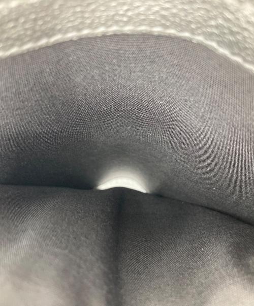 JIMMY CHOO（ジミーチュウ）JIMMY CHOO (ジミーチュウ) 2つ折り財布 シルバーの古着・服飾アイテム