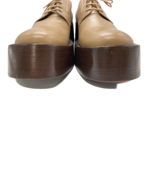 VALENTINO GARAVANI（ヴァレンティノ・ガラヴァーニ）VALENTINO GARAVANI (ヴァレンティノ・ガラヴァーニ) 厚底ダービーシューズ ベージュ サイズ:40の古着・服飾アイテム