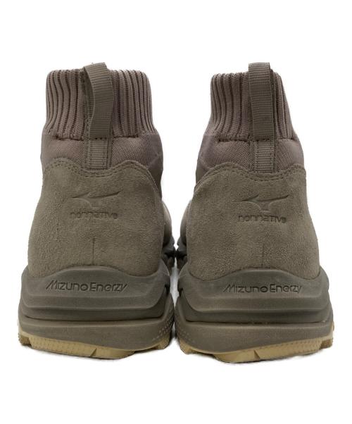 MIZUNO（ミズノ）MIZUNO (ミズノ) nonnative (ノンネイティブ) ハイカットスニーカー ベージュ サイズ:26.5の古着・服飾アイテム