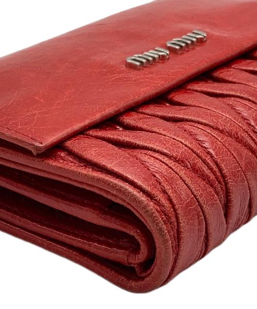 MIU MIU（ミュウミュウ）MIU MIU (ミュウミュウ) 3つ折り財布 レッドの古着・服飾アイテム
