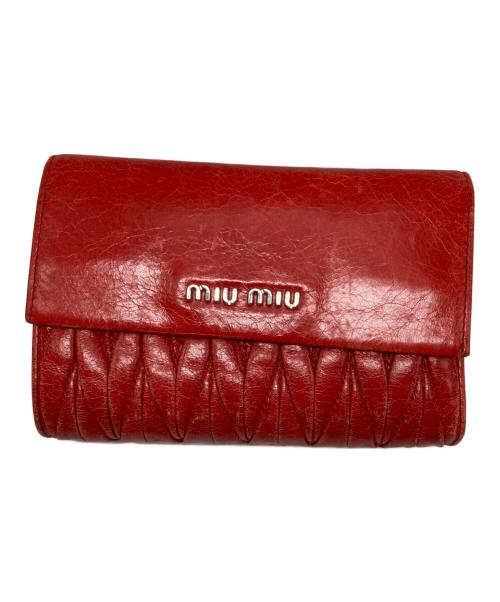 MIU MIU（ミュウミュウ）MIU MIU (ミュウミュウ) 3つ折り財布 レッドの古着・服飾アイテム