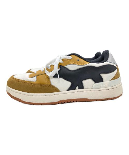 maison kitsune（メゾンキツネ）MAISON KITSUNE (メゾンキツネ) スニーカー ベージュ サイズ:27cmの古着・服飾アイテム