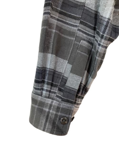 PALACE（パレス）PALACE (パレス) LUMBER YAK PATCH OVERSHIRT グレー サイズ:Ｍの古着・服飾アイテム