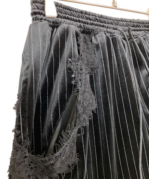 MAISON SPECIAL（メゾンスペシャル）MAISON SPECIAL (メゾンスペシャル) Hem Lace Velour Shorts ブラック サイズ:36の古着・服飾アイテム