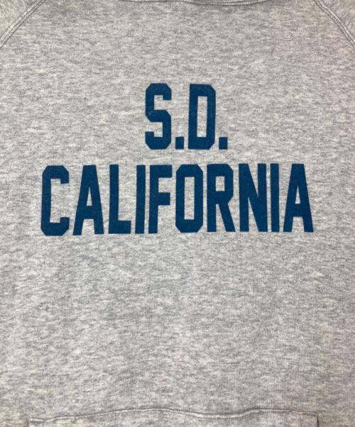 STANDARD CALIFORNIA（スタンダードカリフォルニア）STANDARD CALIFORNIA (スタンダードカリフォルニア) SD LOOP KNITTING LOGO HOOD SWEAT グレー サイズ:XLの古着・服飾アイテム