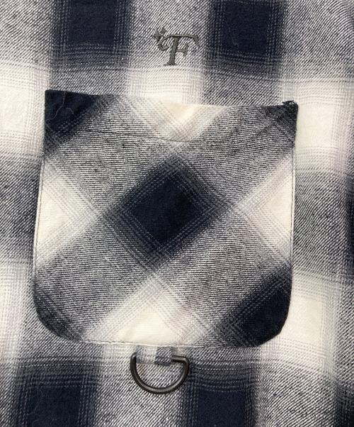 FLATLUX（フラットラックス）FLATLUX (フラットラックス) Venti Hooded Shirt ブラック サイズ:SIZE Freeの古着・服飾アイテム