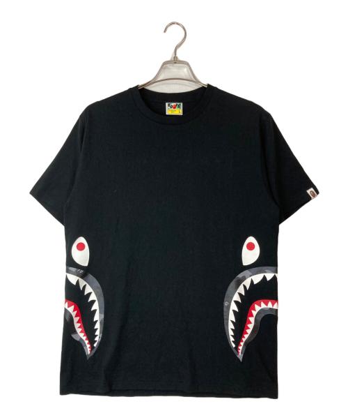 A BATHING APE（アベイシングエイプ）A BATHING APE (アベイシングエイプ) サイドカモシャークTシャツ ブラック サイズ:Lの古着・服飾アイテム