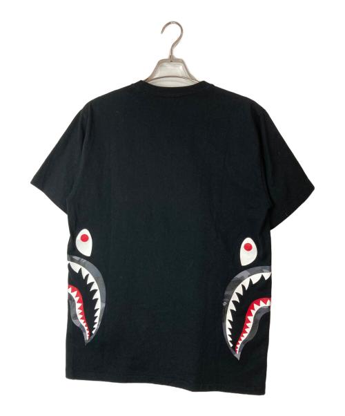 A BATHING APE（アベイシングエイプ）A BATHING APE (アベイシングエイプ) サイドカモシャークTシャツ ブラック サイズ:Lの古着・服飾アイテム