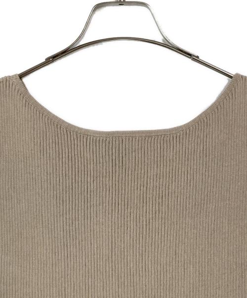 L'appartement（アパルトモン）L'Appartement (アパルトモン) Back V Rib ベージュ サイズ:Free 未使用品の古着・服飾アイテム