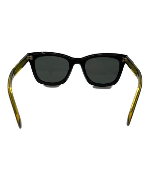 FENDI（フェンディ）FENDI (フェンディ) サングラス ブラック×イエロー サイズ:SIZE 52□23-150の古着・服飾アイテム