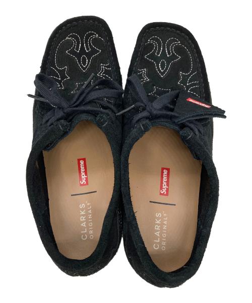 CLARKS（クラークス）CLARKS (クラークス) Supreme (シュプリーム) 23ss コラボウエスタンワラビーシューズ ブラック サイズ:US9の古着・服飾アイテム