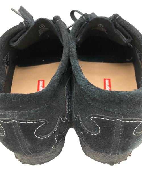 CLARKS（クラークス）CLARKS (クラークス) Supreme (シュプリーム) 23ss コラボウエスタンワラビーシューズ ブラック サイズ:US9の古着・服飾アイテム