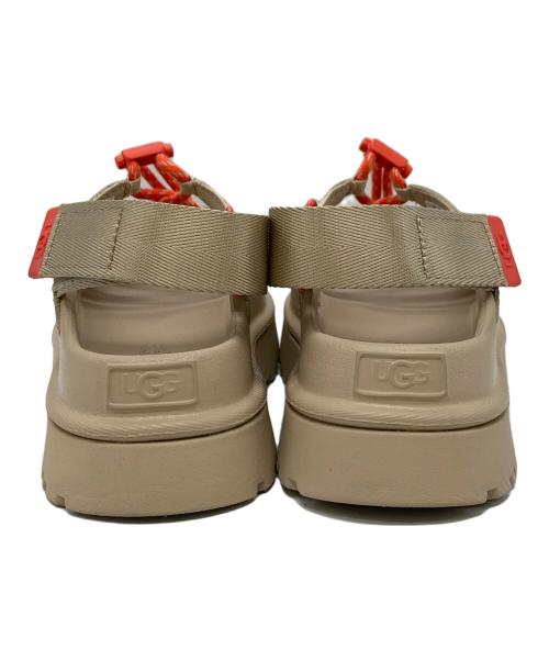 UGG（アグ）UGG (アグ) サンダル/GoldenGlow Toggle ベージュ サイズ:23.0の古着・服飾アイテム