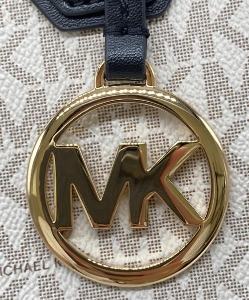 MICHAEL KORS（マイケルコース）MICHAEL KORS (マイケルコース) 2WAYショルダーバッグ/ショッパートート クロスボディ ミディアム - MKシグネチャー アイボリーの古着・服飾アイテム