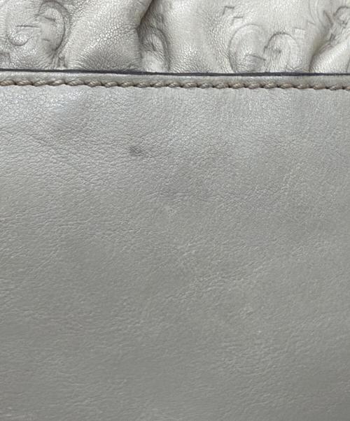 GUCCI（グッチ）GUCCI (グッチ) ロゴプレートハンドバッグ ホワイトの古着・服飾アイテム