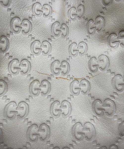 GUCCI（グッチ）GUCCI (グッチ) ロゴプレートハンドバッグ ホワイトの古着・服飾アイテム