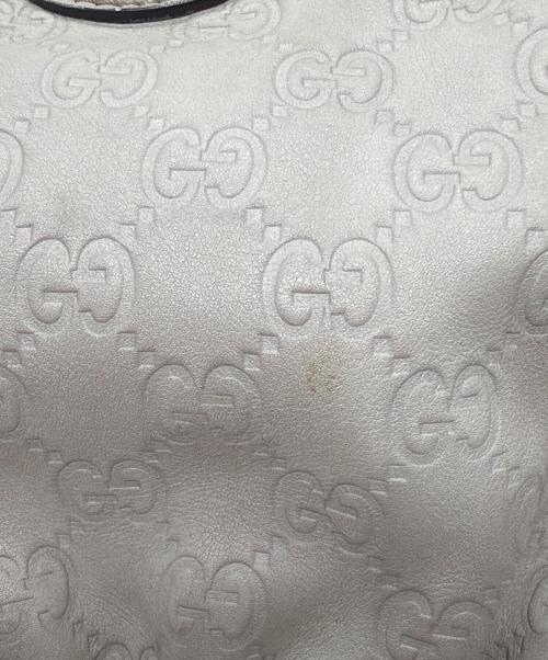 GUCCI（グッチ）GUCCI (グッチ) ロゴプレートハンドバッグ ホワイトの古着・服飾アイテム