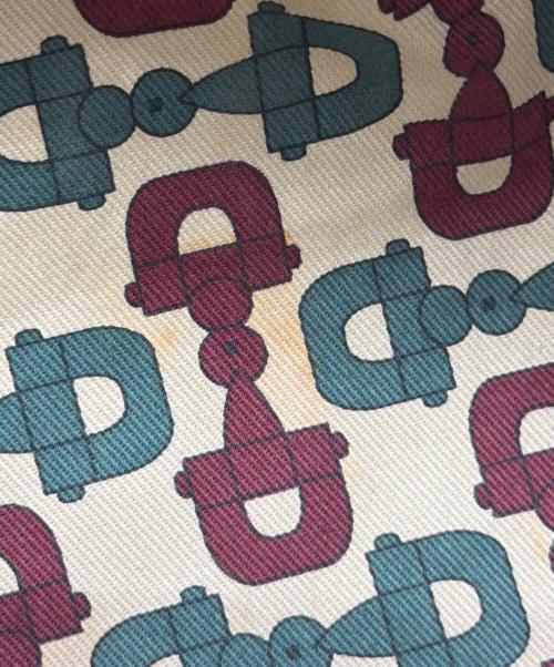 GUCCI（グッチ）GUCCI (グッチ) ロゴプレートハンドバッグ ホワイトの古着・服飾アイテム