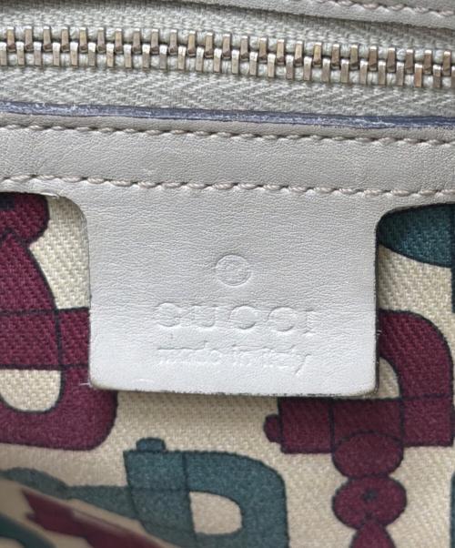GUCCI（グッチ）GUCCI (グッチ) ロゴプレートハンドバッグ ホワイトの古着・服飾アイテム