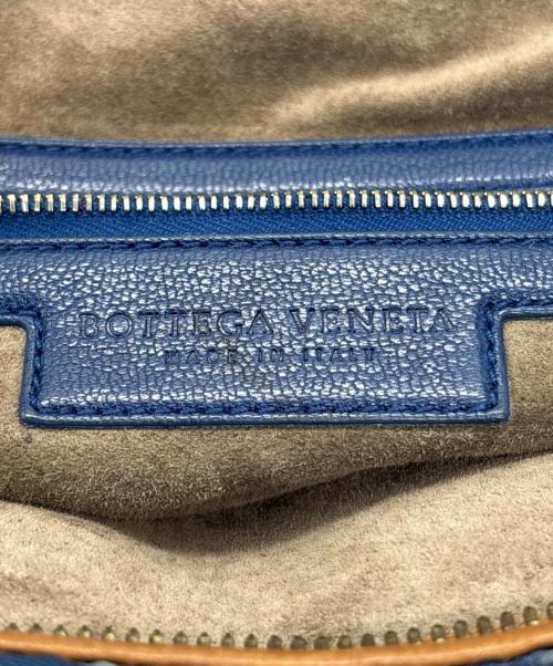 BOTTEGA VENETA（ボッテガベネタ）BOTTEGA VENETA (ボッテガベネタ) イントレチャートボーリングバッグ ブルーの古着・服飾アイテム
