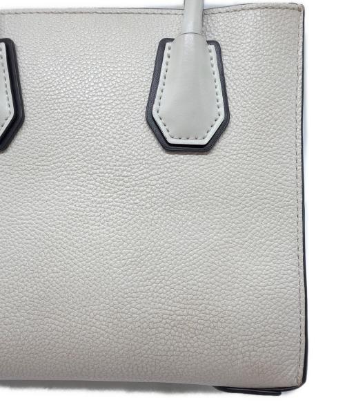 MICHAEL KORS（マイケルコース）MICHAEL KORS (マイケルコース) Mercer Medium Leather Logo Tape/2WAYバッグ ホワイトの古着・服飾アイテム
