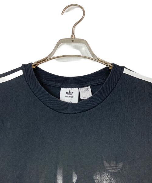 adidas（アディダス）adidas (アディダス) Korn Graphic Tee 'Carbon ブラック サイズ:Lの古着・服飾アイテム