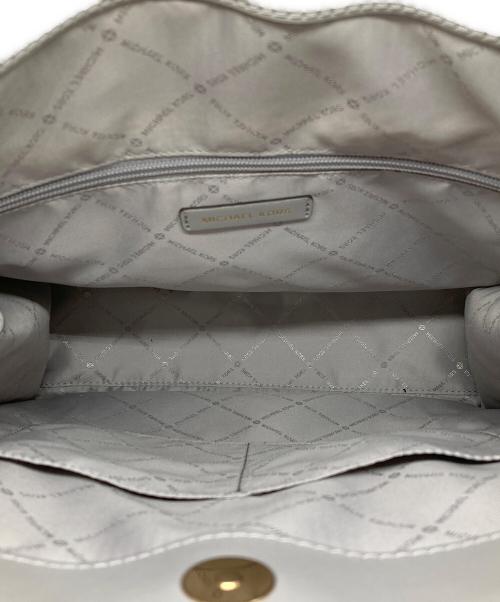 MICHAEL KORS（マイケルコース）MICHAEL KORS (マイケルコース) KENLY LG NS TOTE/ケンリー ラージ ノースサウス トート  ホワイトの古着・服飾アイテム