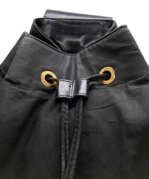 GUCCI（グッチ）GUCCI (グッチ) ドラムバッグ/ワンショルダーバッグ ブラックの古着・服飾アイテム