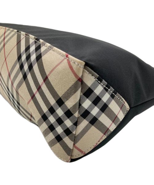 BURBERRY BLUE LABEL（バーバリー ブルー レーベル）BURBERRY BLUE LABEL (バーバリー ブルー レーベル) 底ノヴァチェックワンショルダーバッグ ブラック×ベージュ 未使用品の古着・服飾アイテム