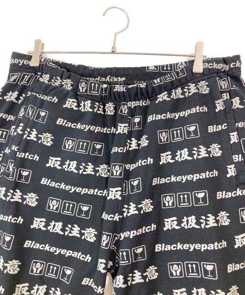 BlackEyePatch（ブラックアイパッチ）BlackEyePatch (ブラックアイパッチ) HANDLE WITH CARE SWEAT PANTS ブラック サイズ:Ｍの古着・服飾アイテム