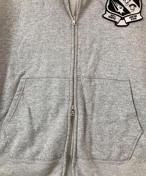 A BATHING APE（アベイシングエイプ）A BATHING APE (アベイシングエイプ) エンブレムワッペンジップパーカー グレー サイズ:Ｌの古着・服飾アイテム
