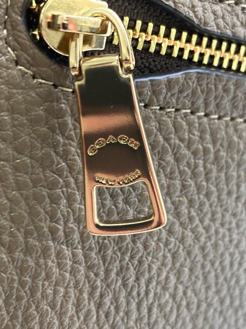 COACH（コーチ）COACH (コーチ) エリー ファイル バッグ ブラウンの古着・服飾アイテム