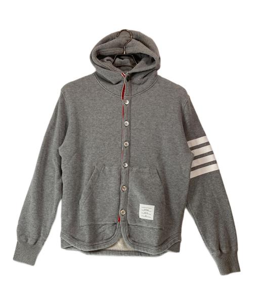 Thom Browne（トムブラウン）Thom Browne (トムブラウン) 4BAR ボタンフーディ- グレー サイズ:Ｌ　の古着・服飾アイテム