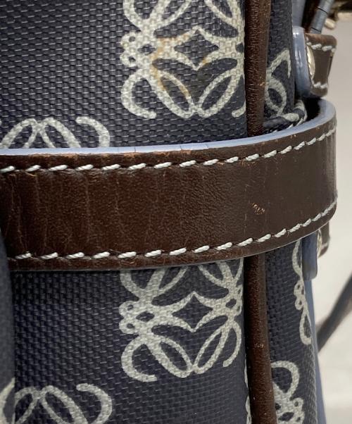 LOEWE（ロエベ）LOEWE (ロエベ) アナグラム総柄PVCショルダーバッグ ネイビーの古着・服飾アイテム