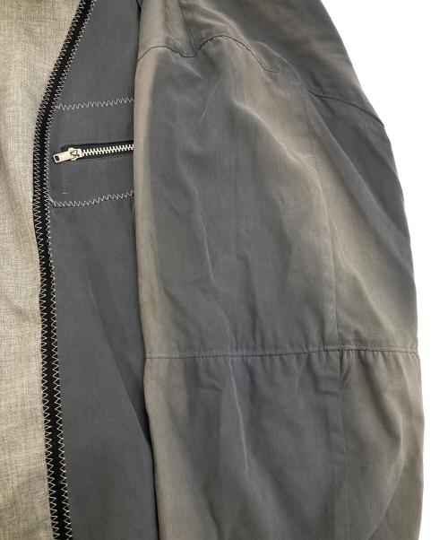 Jean Paul Gaultier homme（ジャンポールゴルチェオム）Jean Paul GAULTIER HOMME (ジャンポールゴルチェオム) レーヨン×ポリ切替クロップドジャケット グレー サイズ:SIZE 50の古着・服飾アイテム